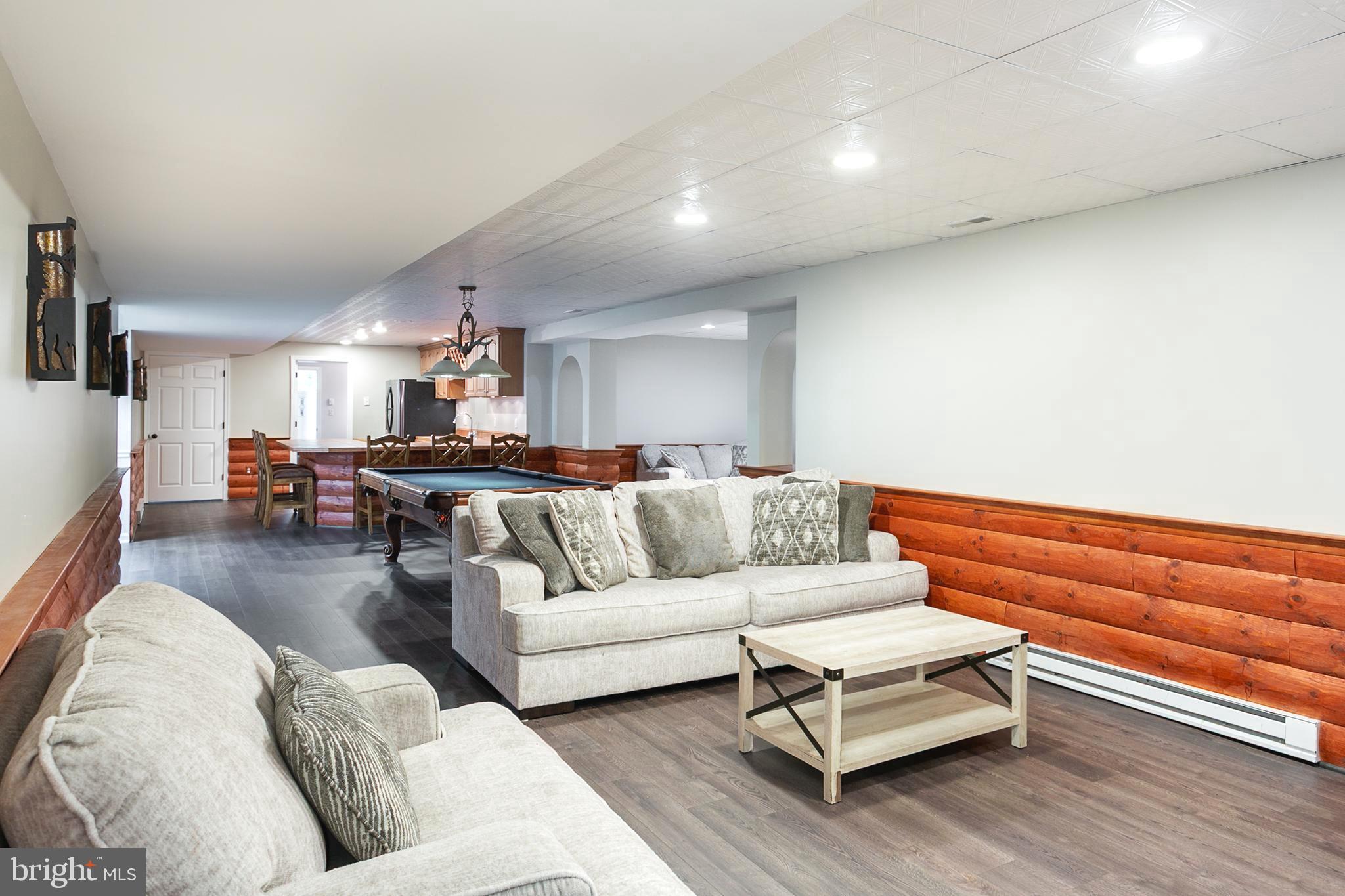 GLENCOE OAKS - Residential