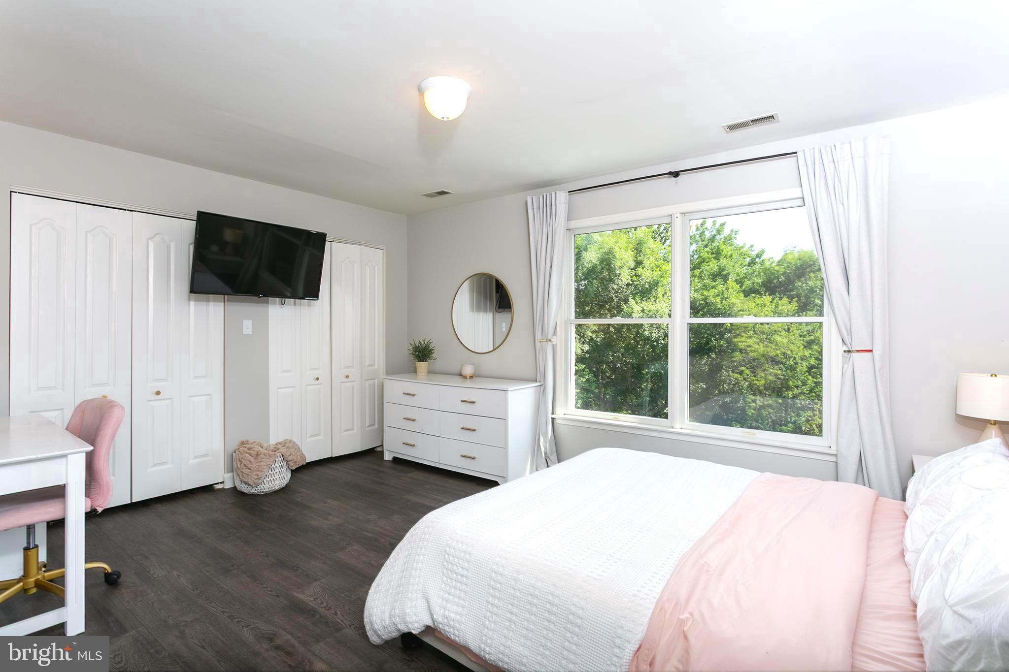 GLENCOE OAKS - Residential