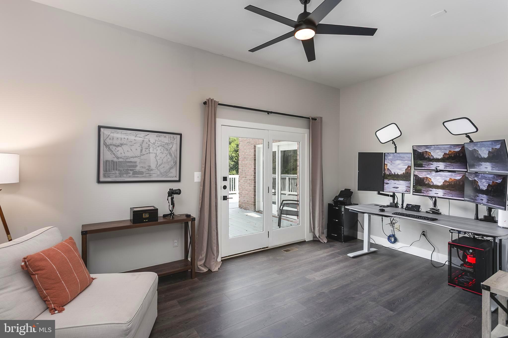 GLENCOE OAKS - Residential