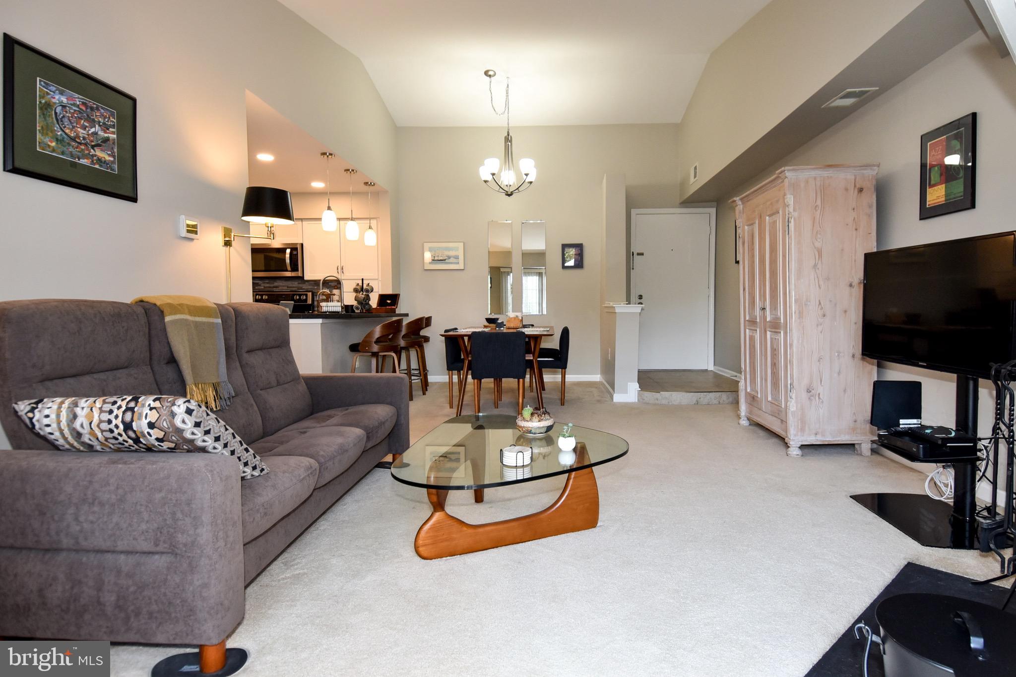 SURREY AT MANCHESTER LAKES - Residential