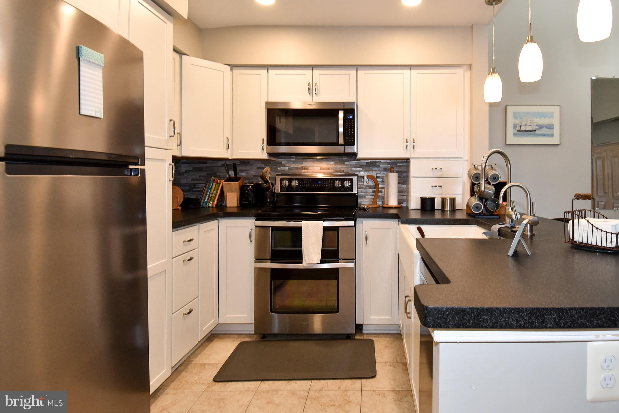 SURREY AT MANCHESTER LAKES - Residential