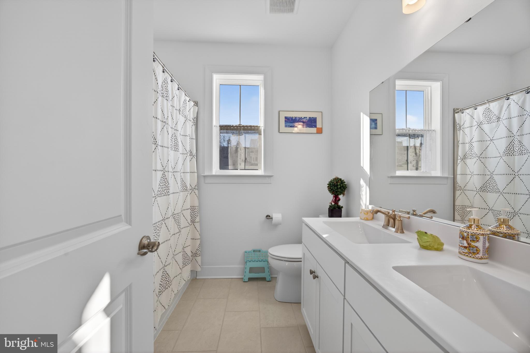 FOUR SEASONS AT KENT ISLAND - Residential