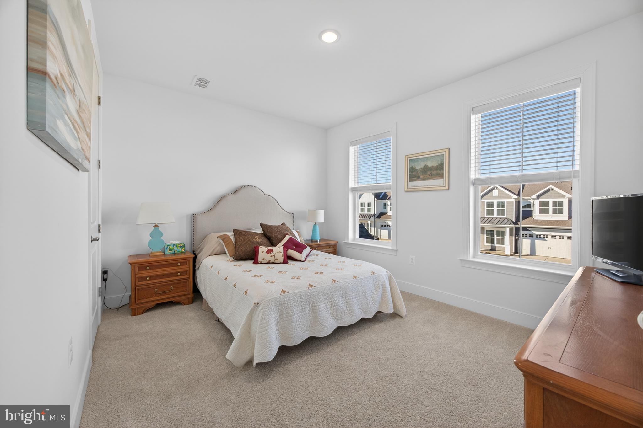 FOUR SEASONS AT KENT ISLAND - Residential