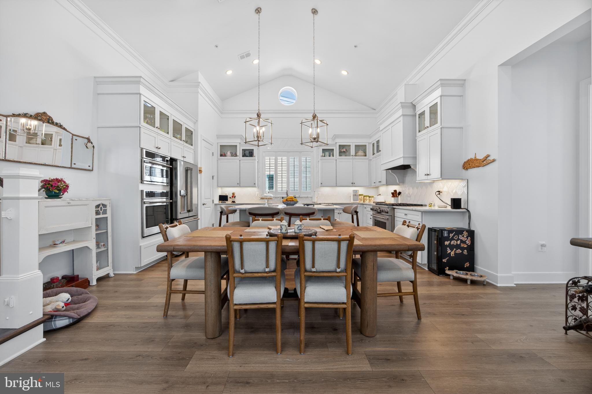 FOUR SEASONS AT KENT ISLAND - Residential