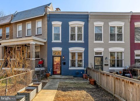 Photo of 1237 Potomac Avenue SE, WASHINGTON, DC 20003 (MLS # DCDC2255348)