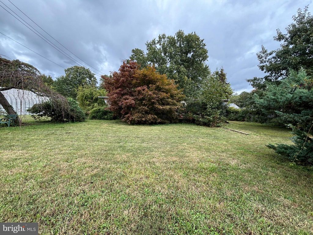 Photo of 246 Monroe Drive, COLONIAL BEACH, VA 22443 (MLS # VAWE2009930)