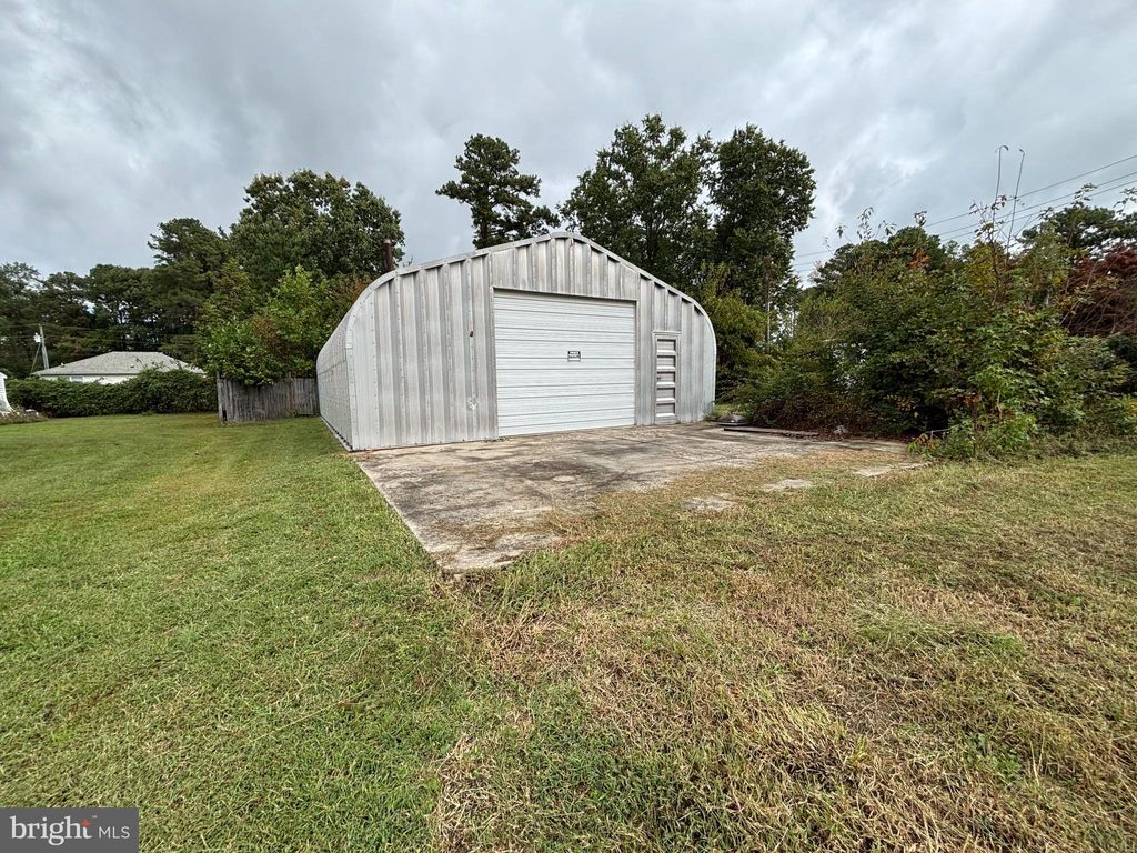 Photo of 246 Monroe Drive, COLONIAL BEACH, VA 22443 (MLS # VAWE2009930)