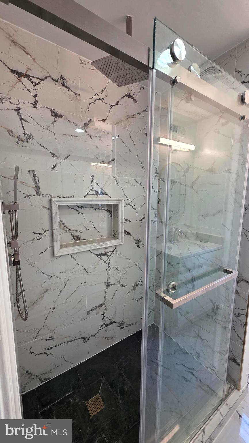 ELMWOOD PARK - Residential