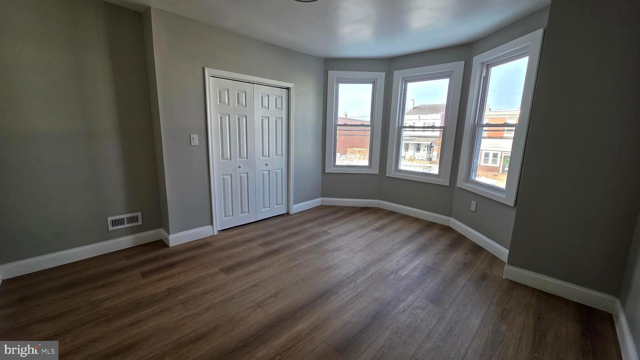 ELMWOOD PARK - Residential