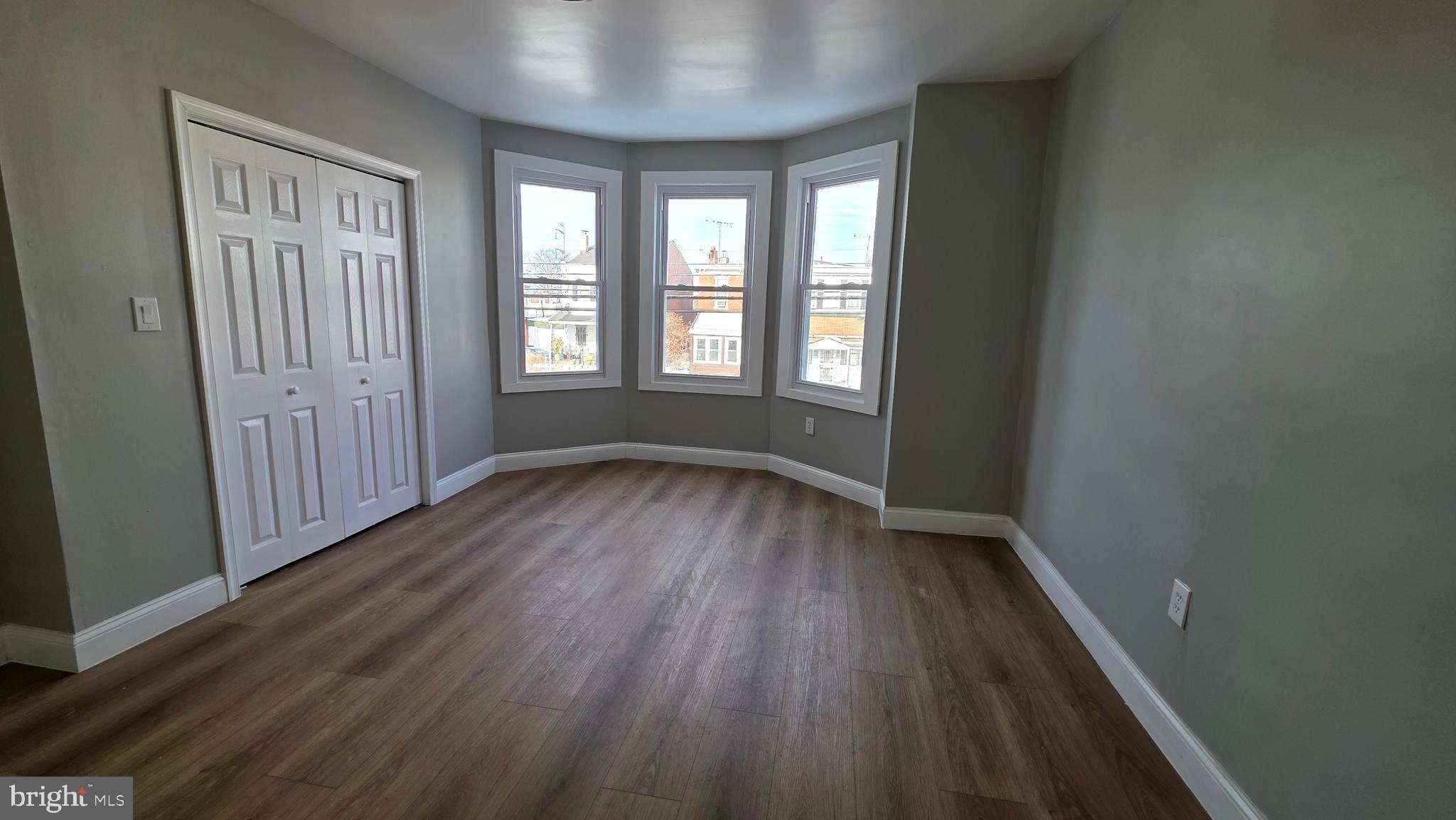 ELMWOOD PARK - Residential