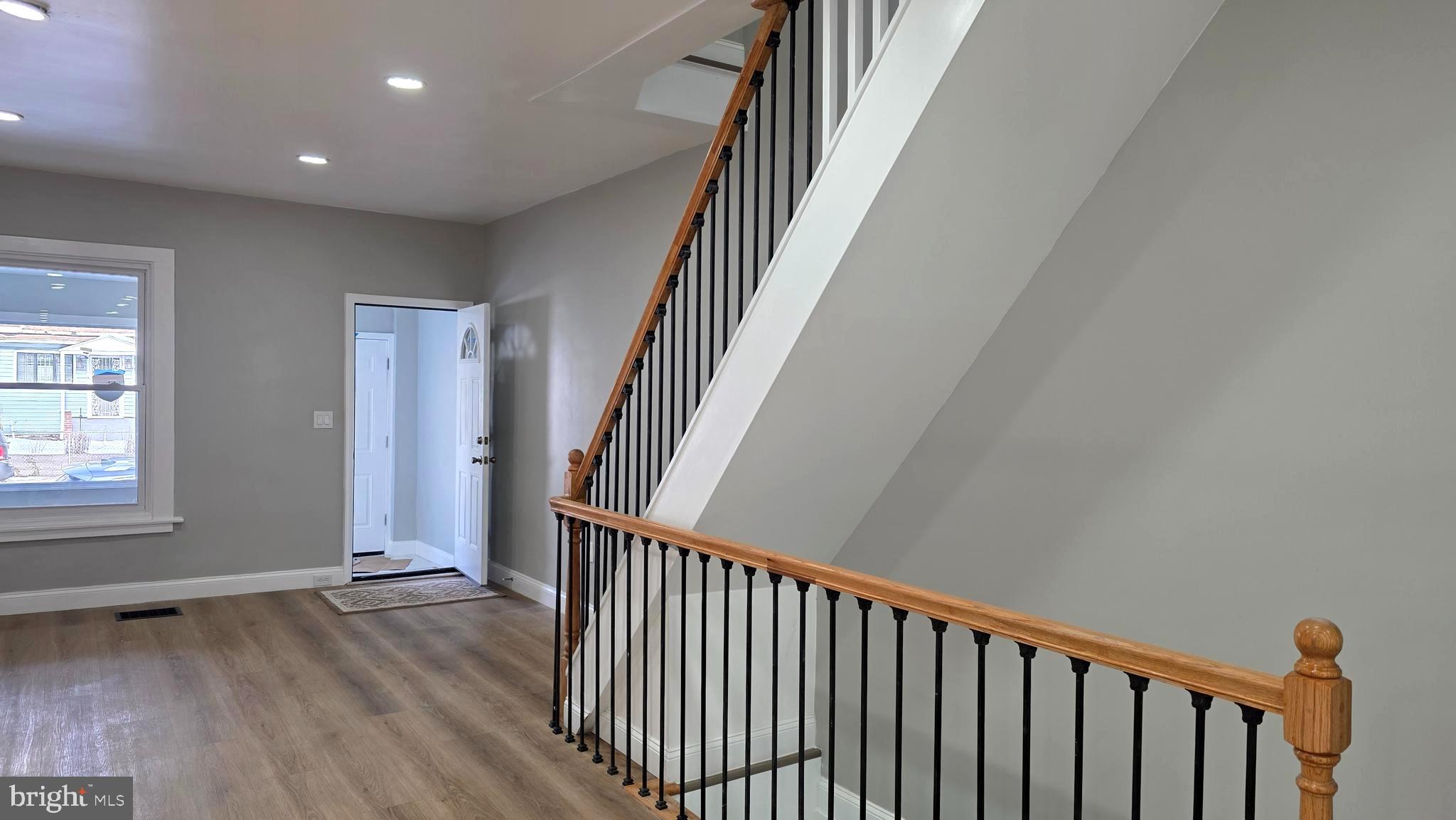 ELMWOOD PARK - Residential