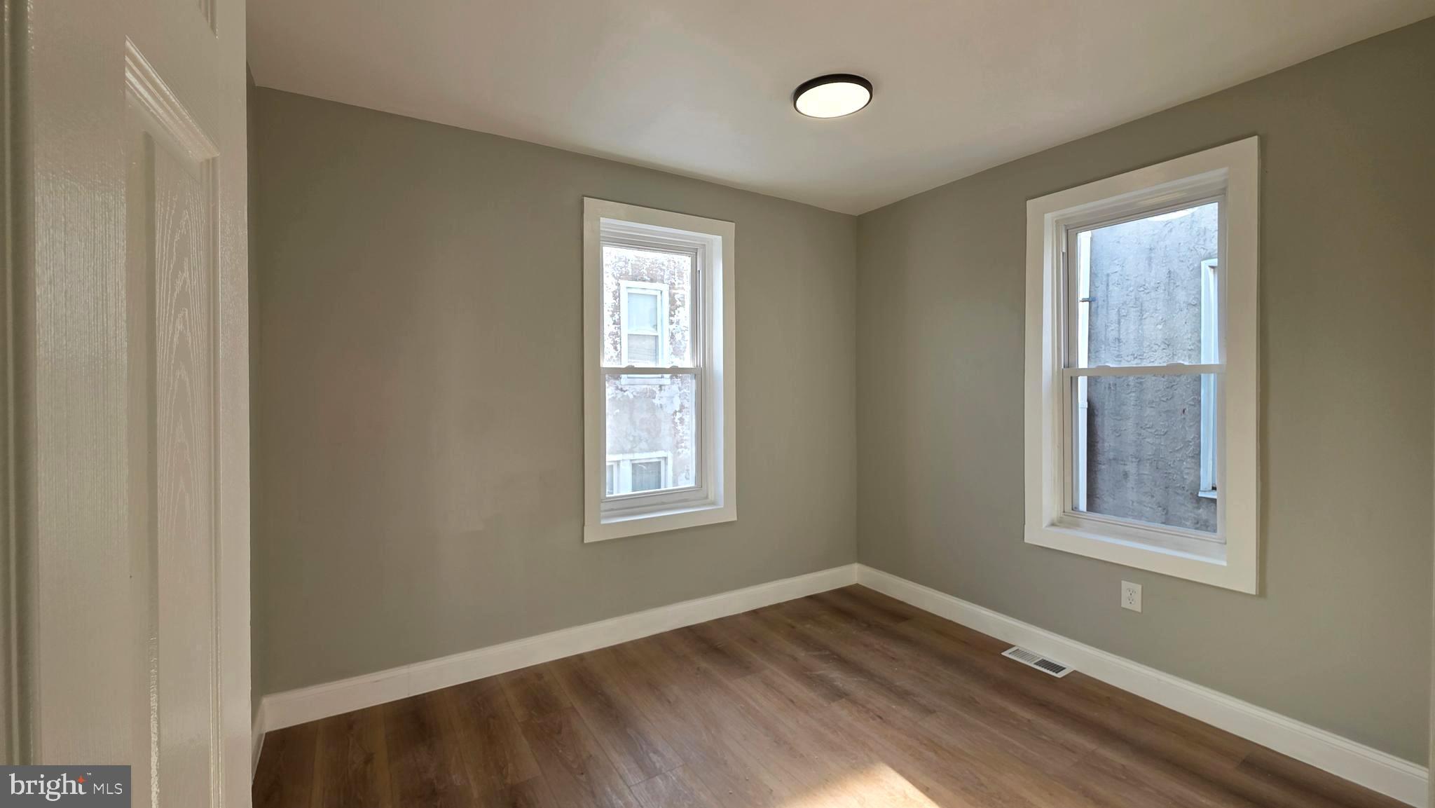 ELMWOOD PARK - Residential