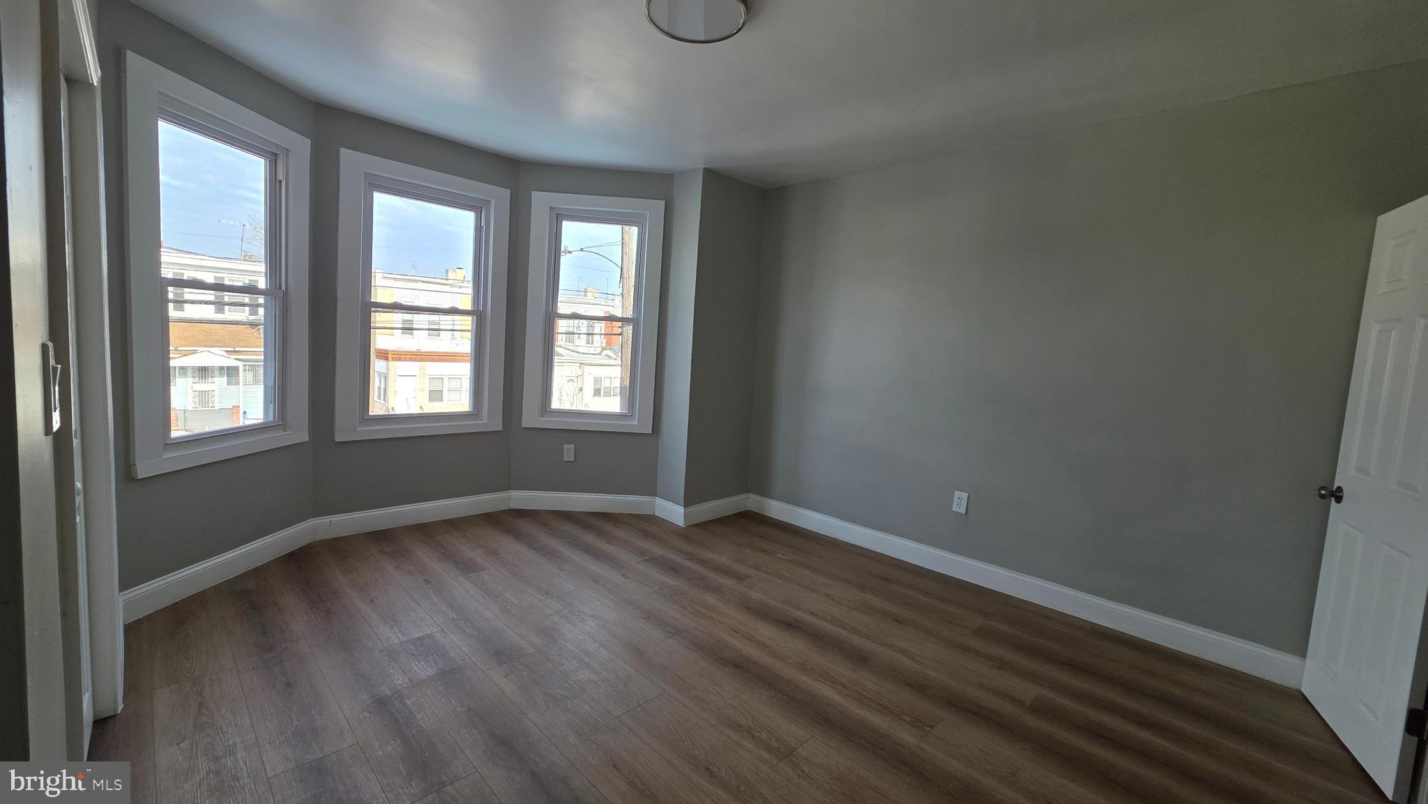 ELMWOOD PARK - Residential