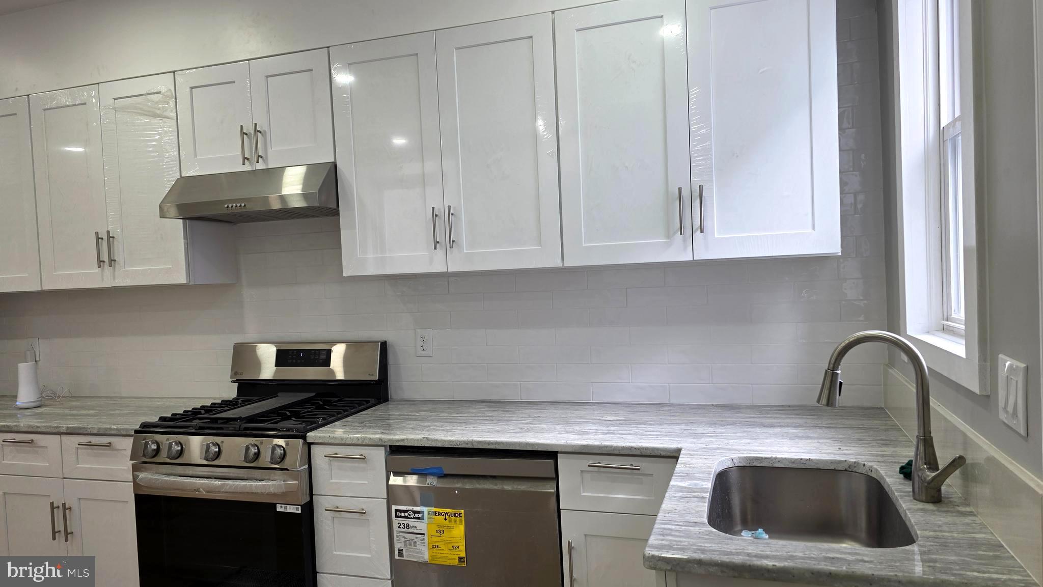 ELMWOOD PARK - Residential