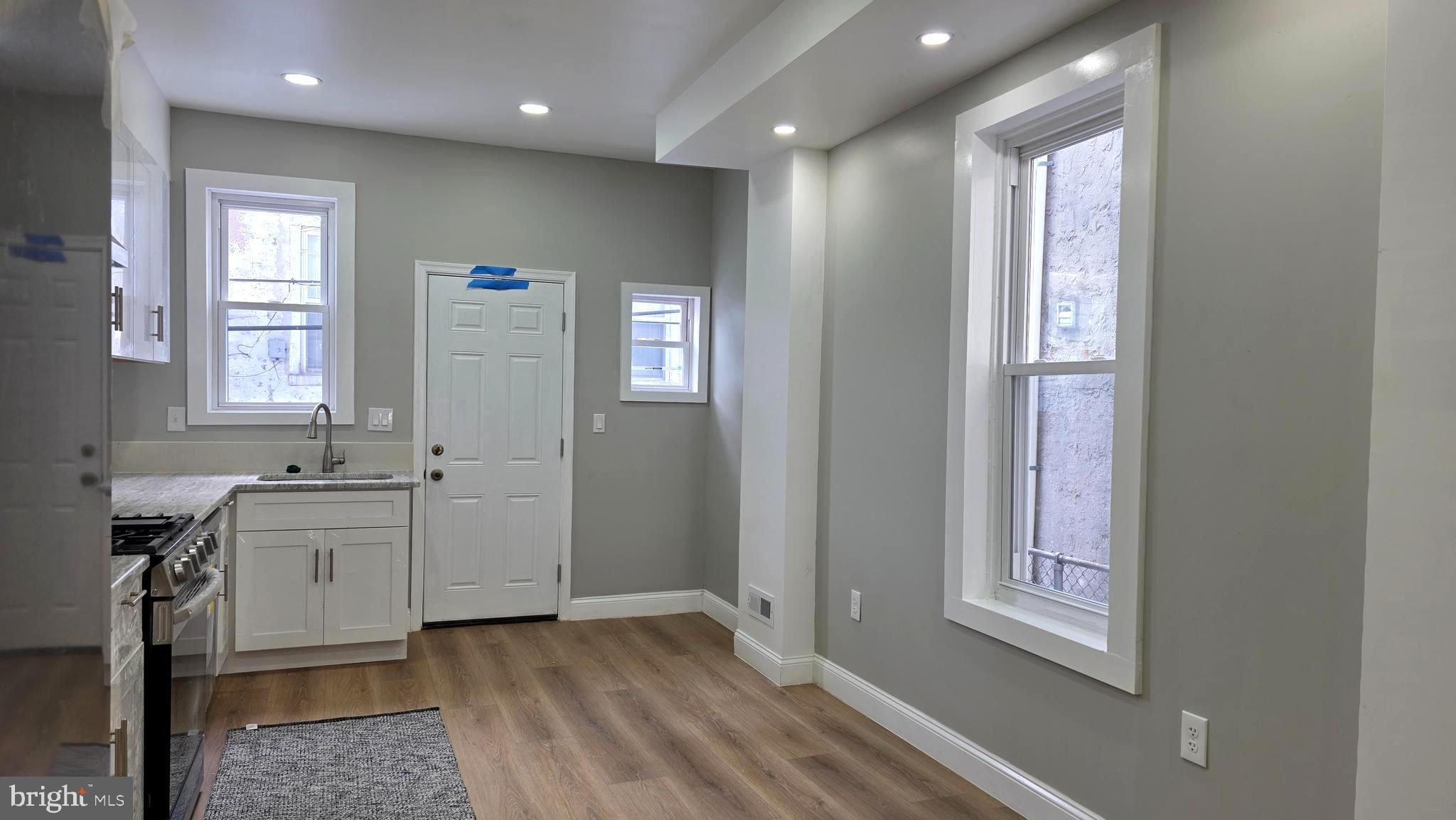 ELMWOOD PARK - Residential