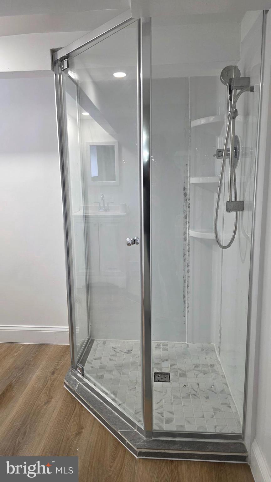 ELMWOOD PARK - Residential