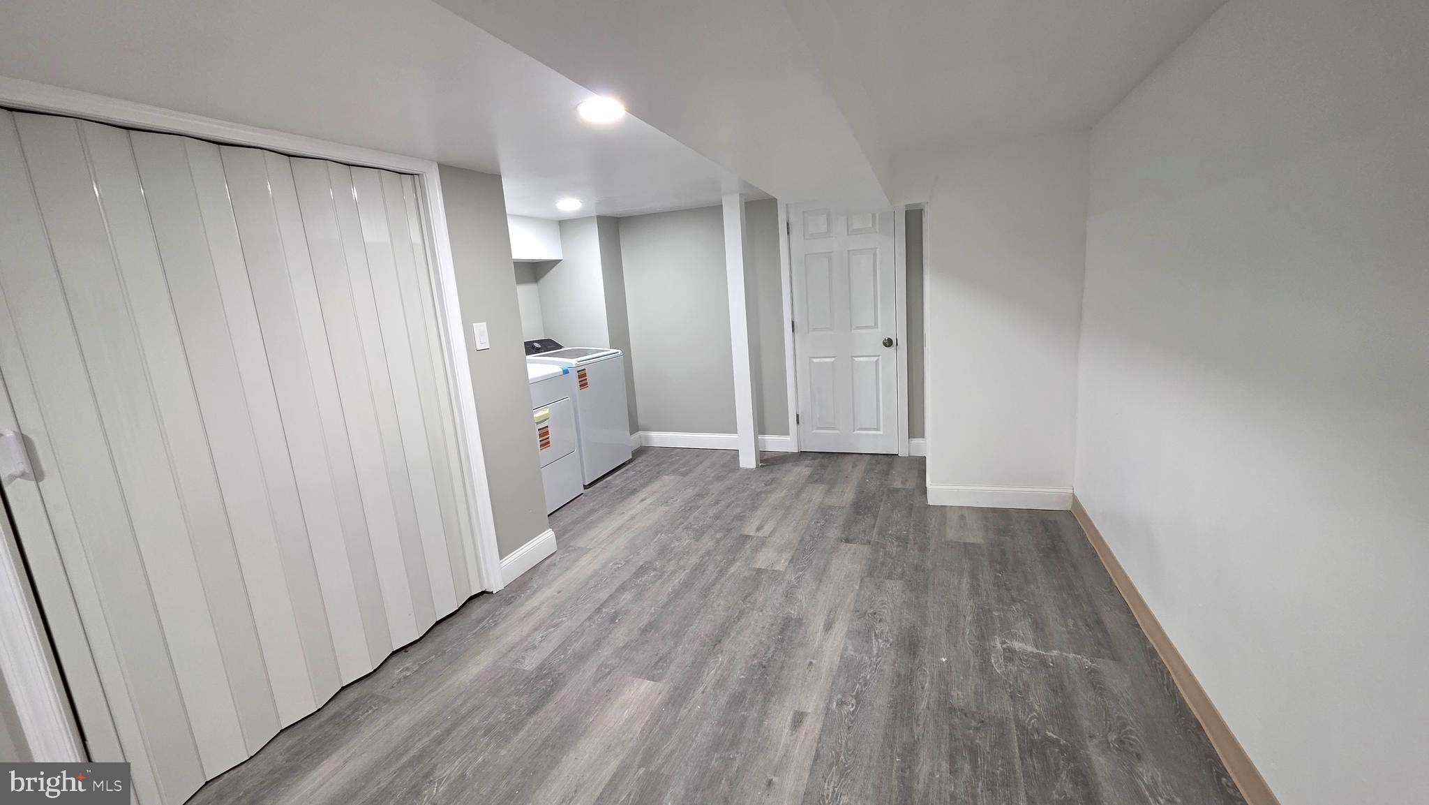 ELMWOOD PARK - Residential