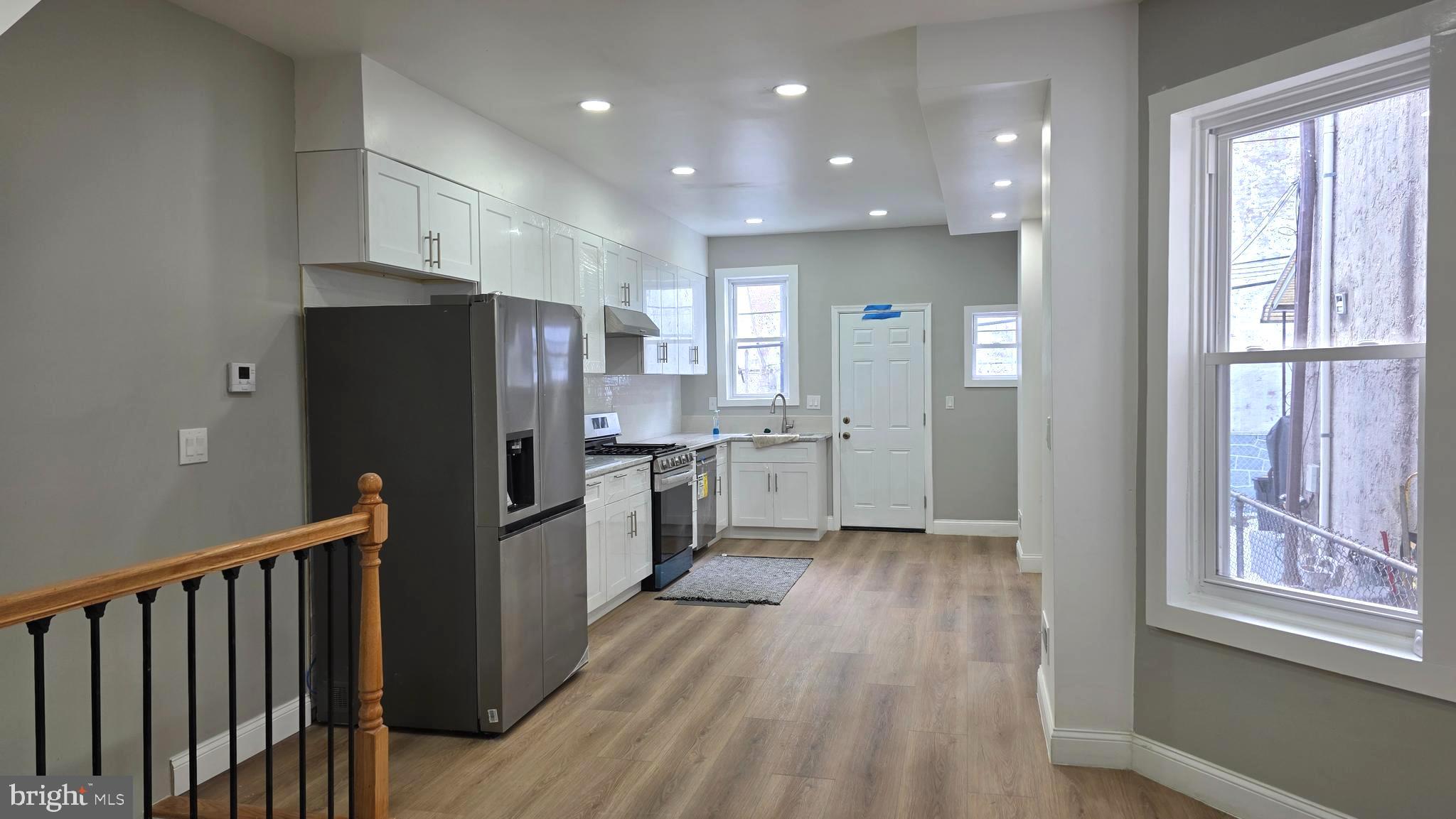 ELMWOOD PARK - Residential