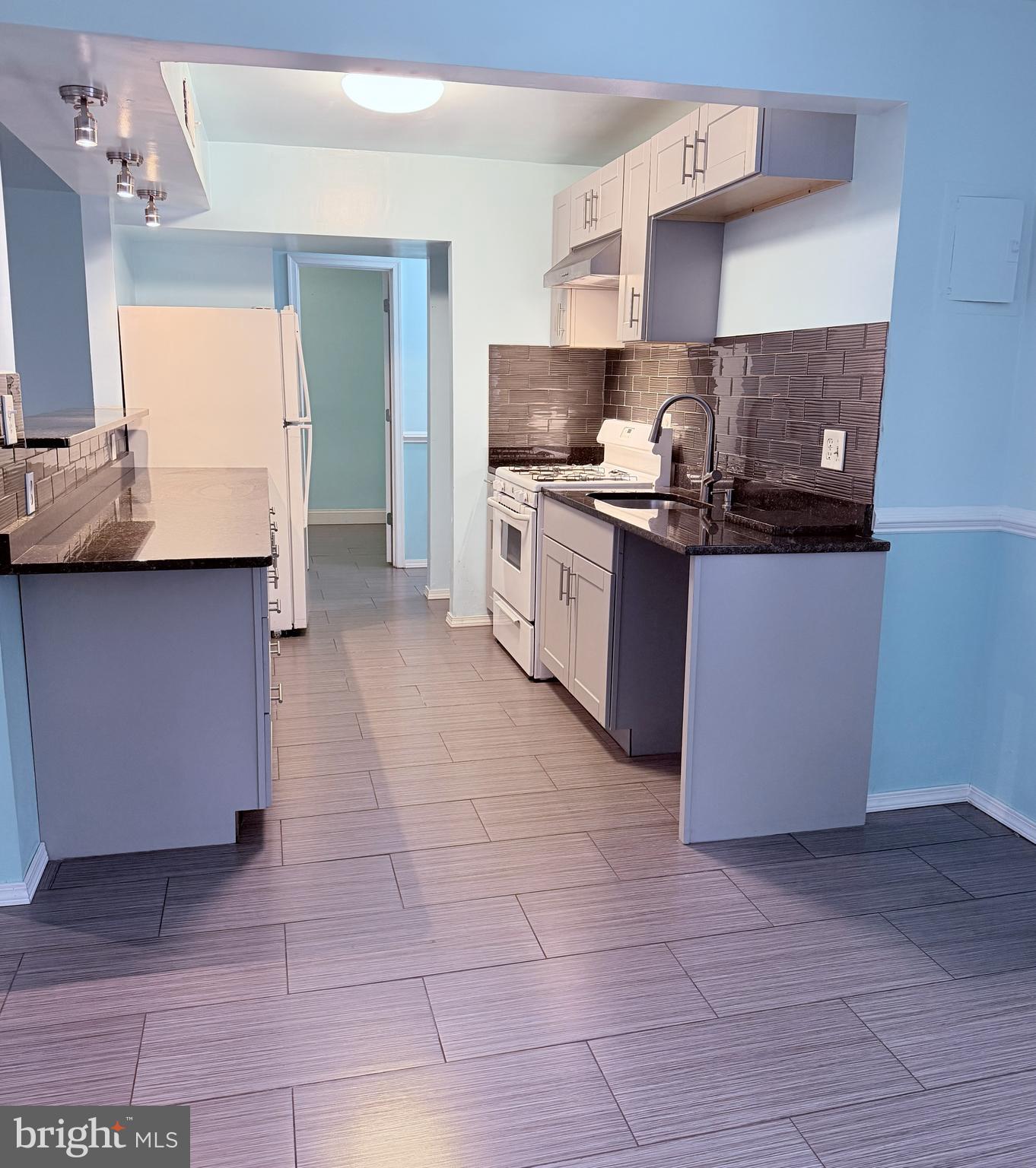 CHERRY GLEN CONDOS - Residential