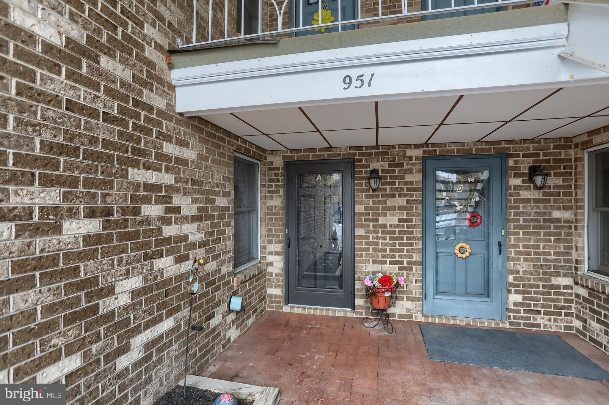 VILLAGE OF INNSBRUCK - Residential