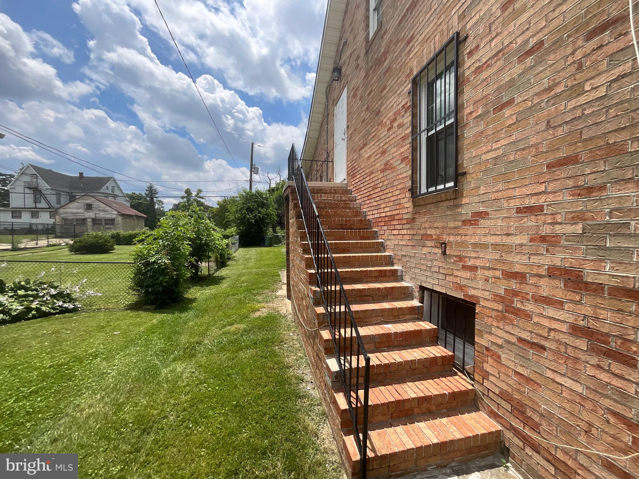 WEST ARLINGTON - Residential Lease