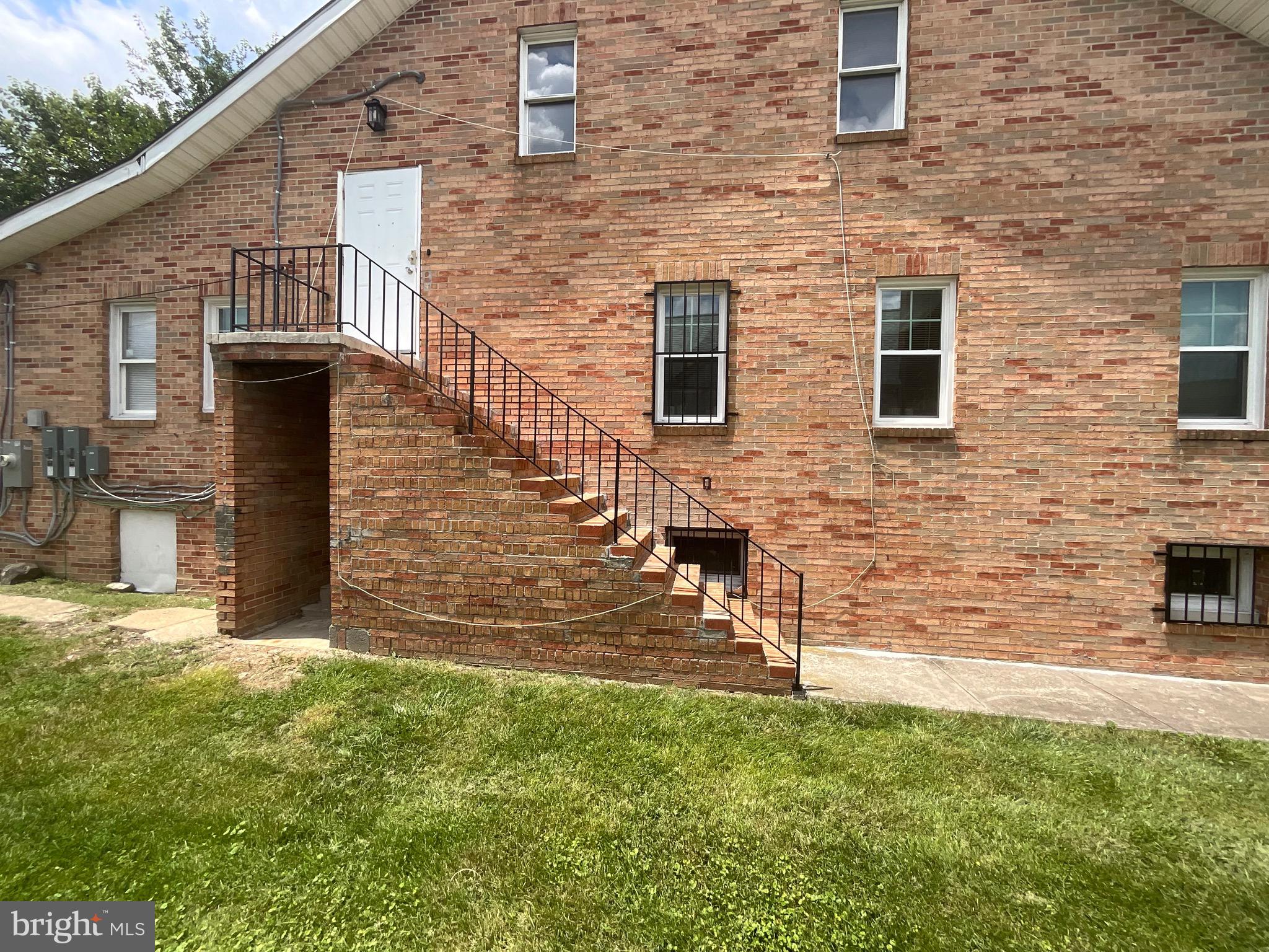 WEST ARLINGTON - Residential Lease