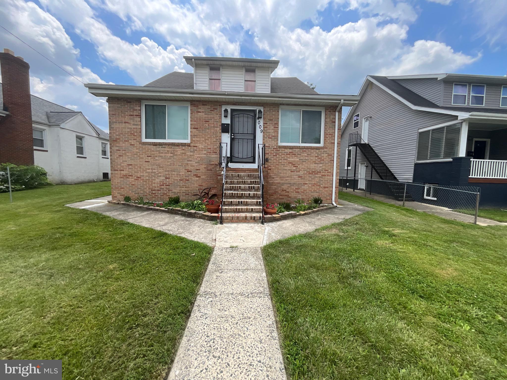WEST ARLINGTON - Residential Lease