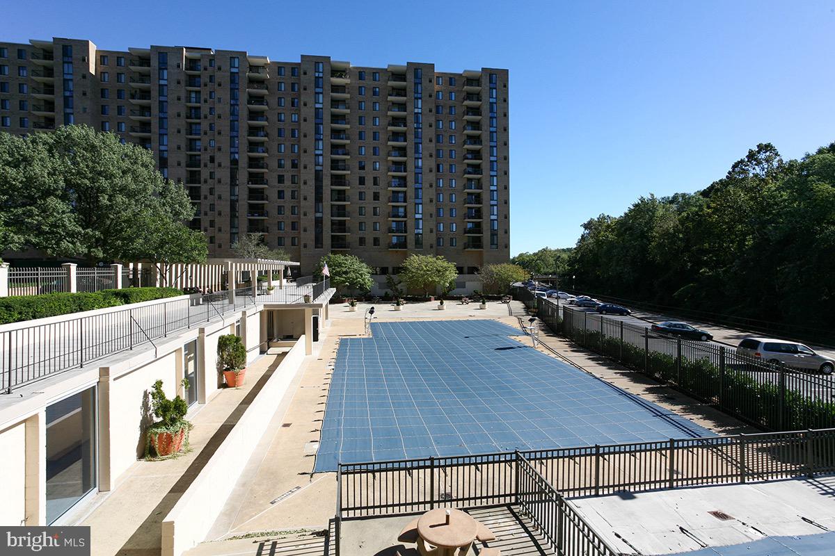 THE CARLTON - Residential Lease