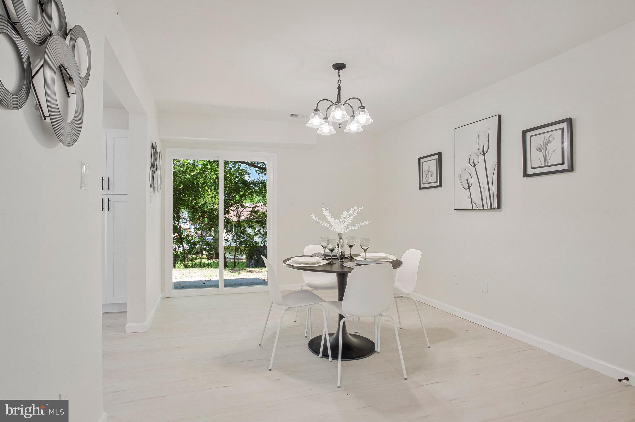 RAMBLING HILLS - Residential