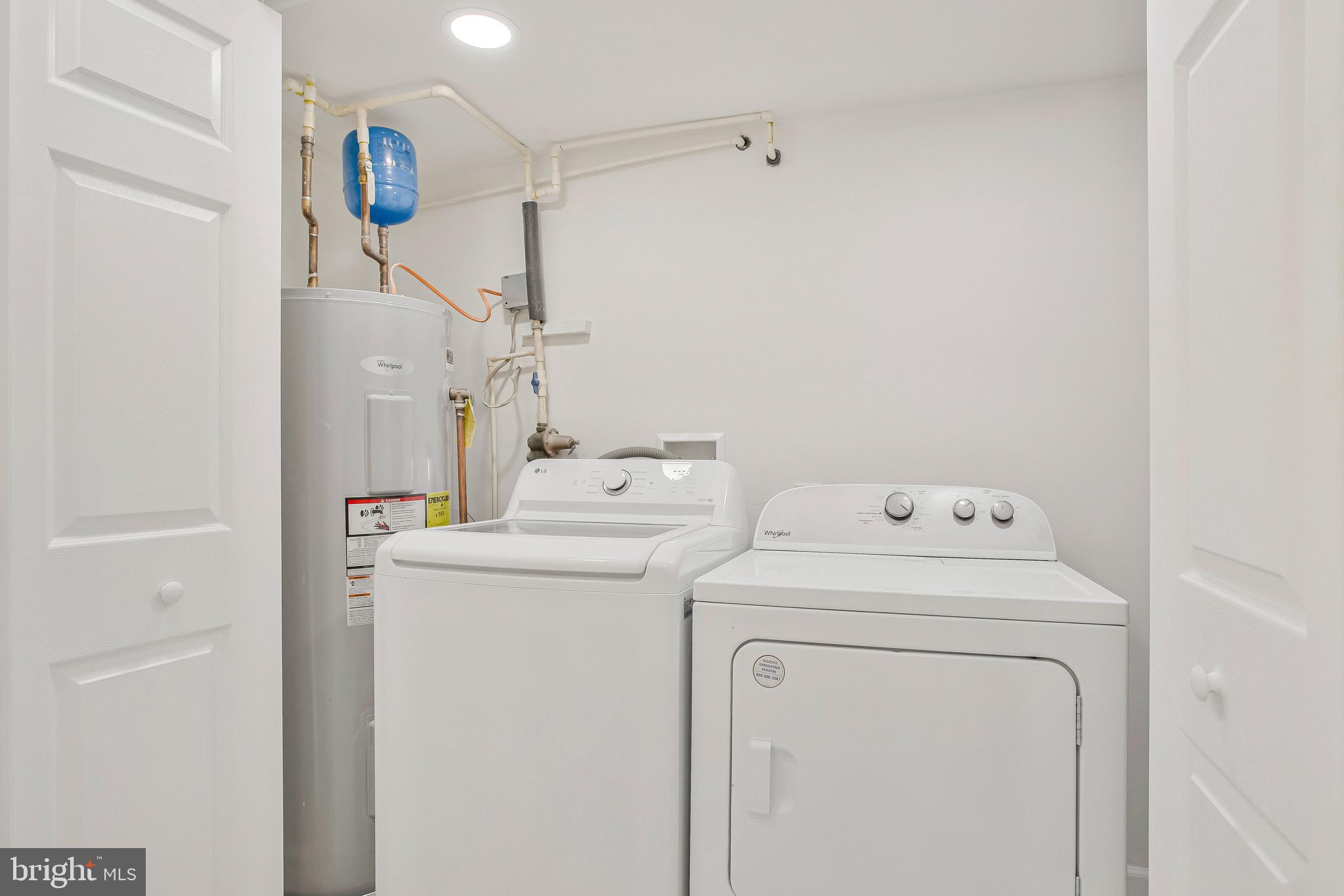 RAMBLING HILLS - Residential