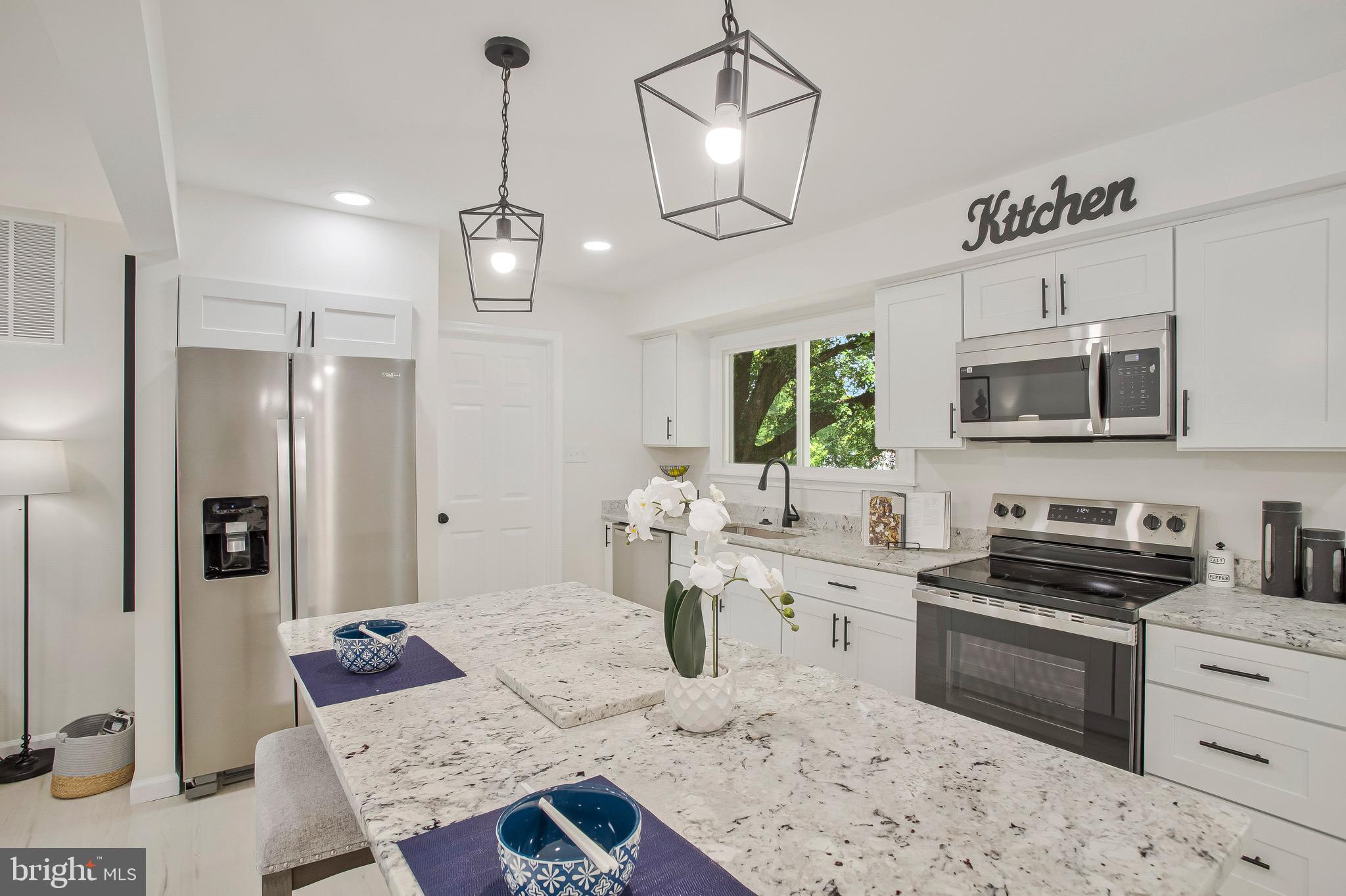 RAMBLING HILLS - Residential