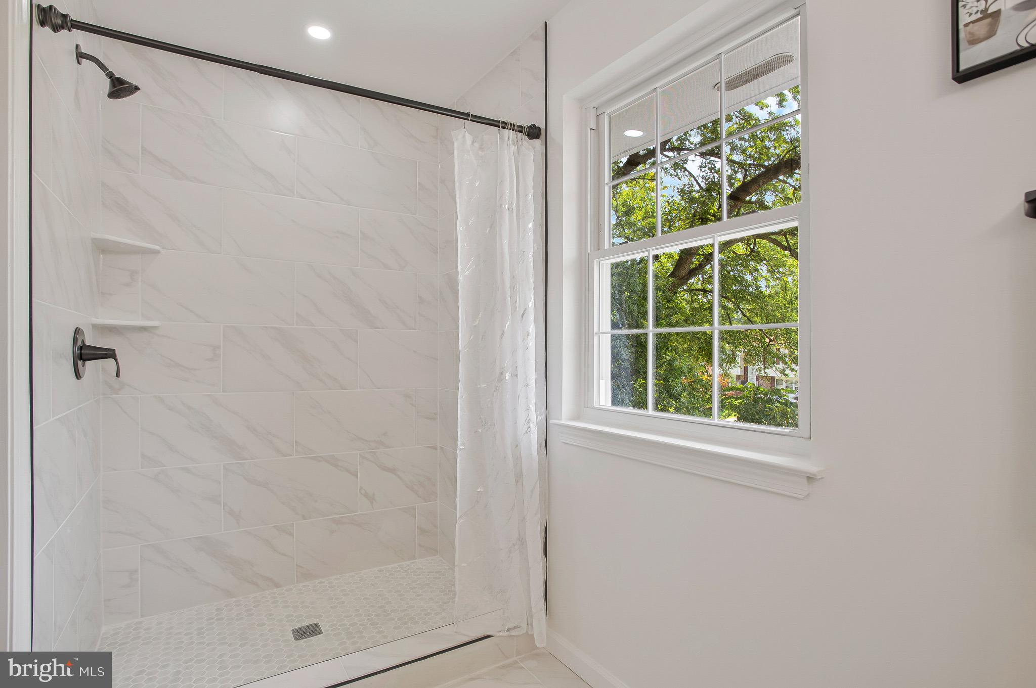 RAMBLING HILLS - Residential