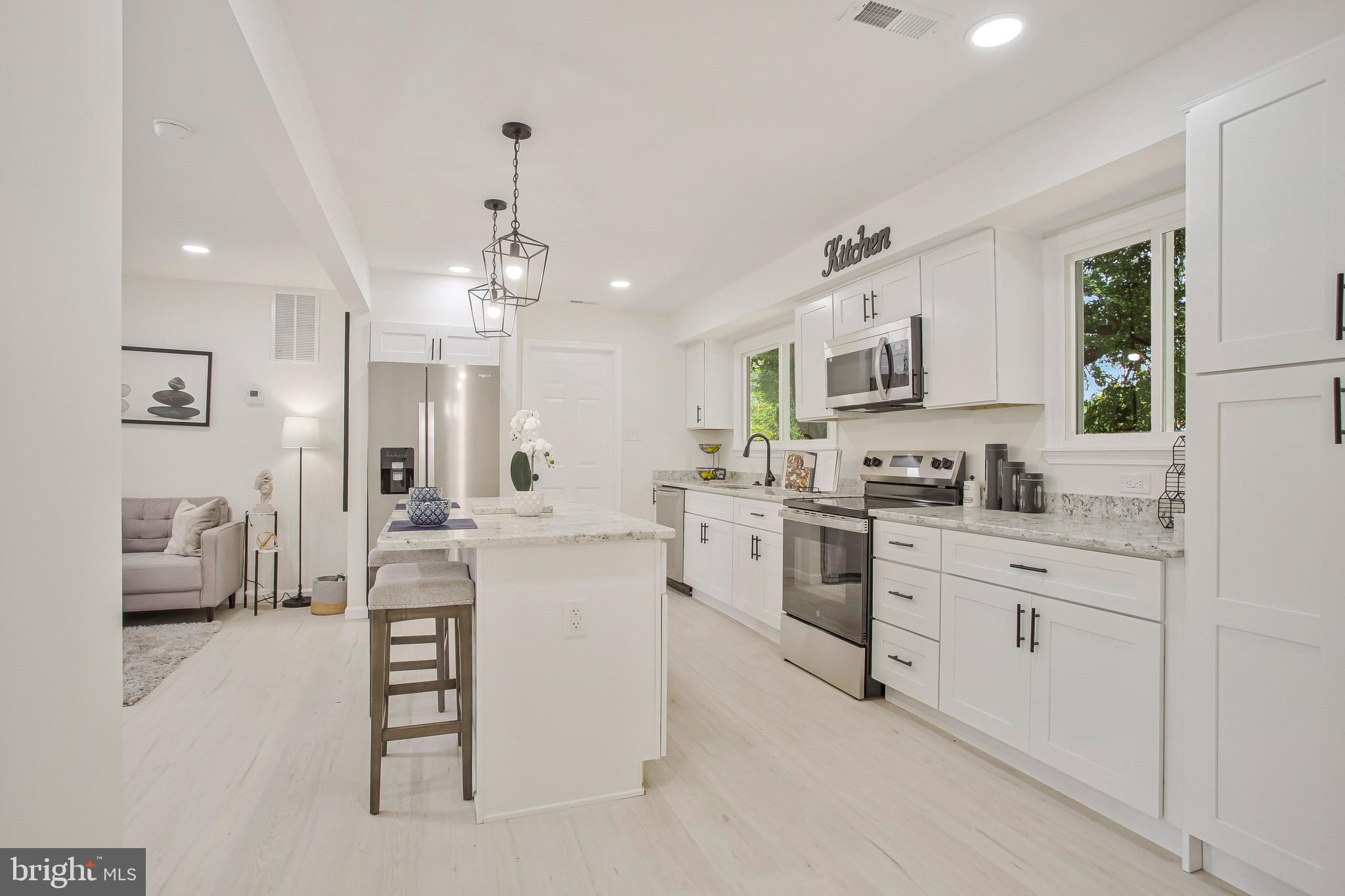 RAMBLING HILLS - Residential