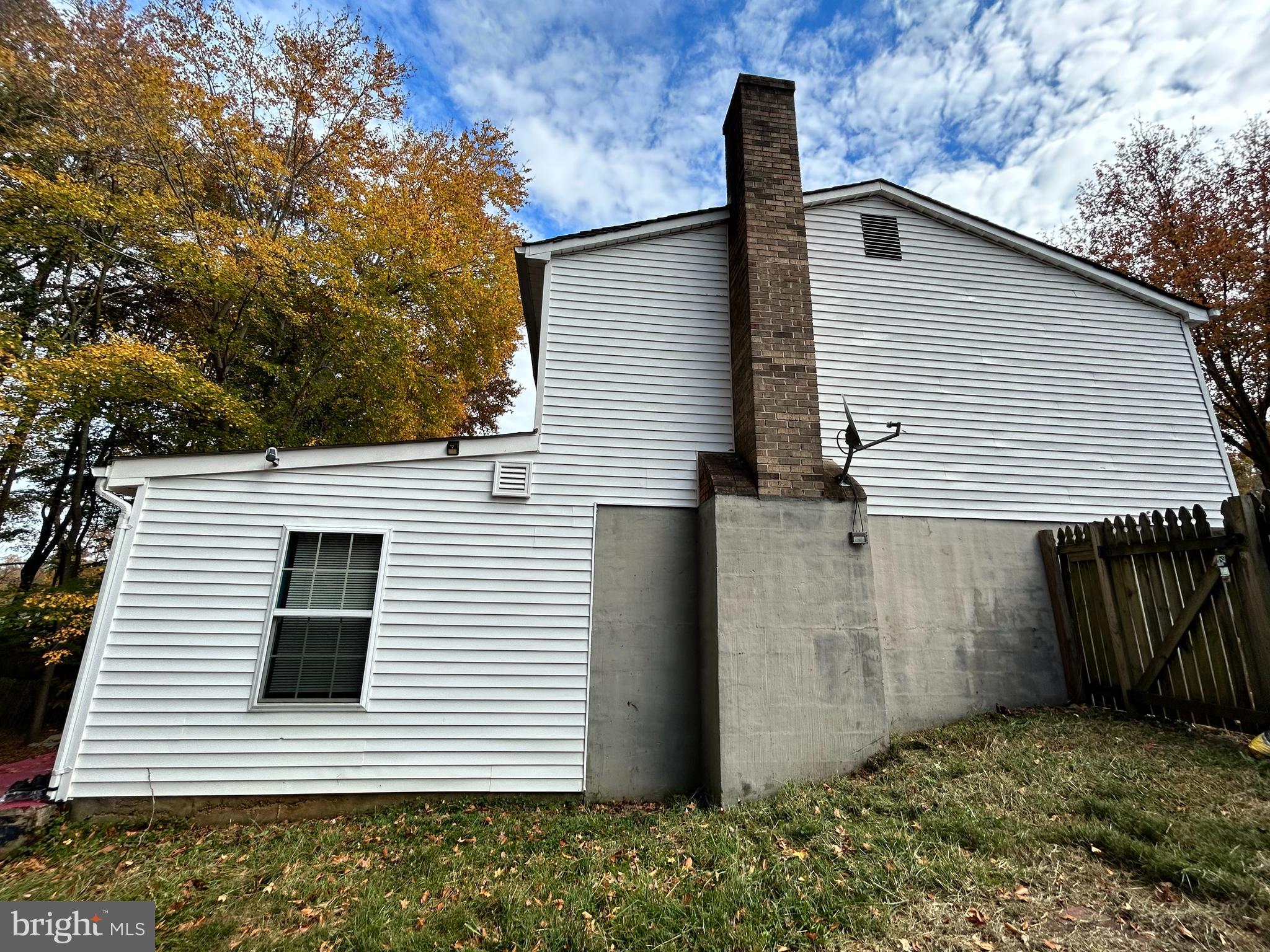 DANIA HILLS - Residential