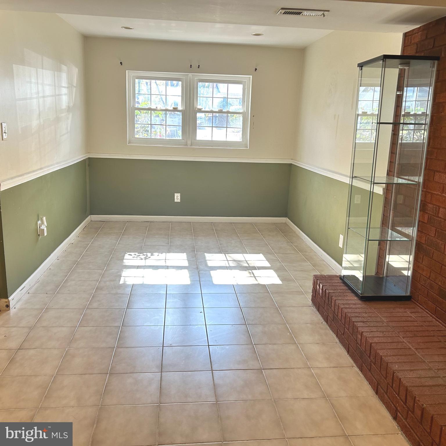 DANIA HILLS - Residential