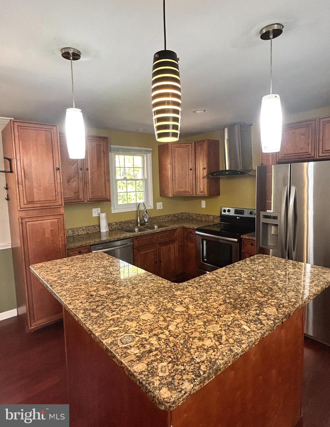 DANIA HILLS - Residential