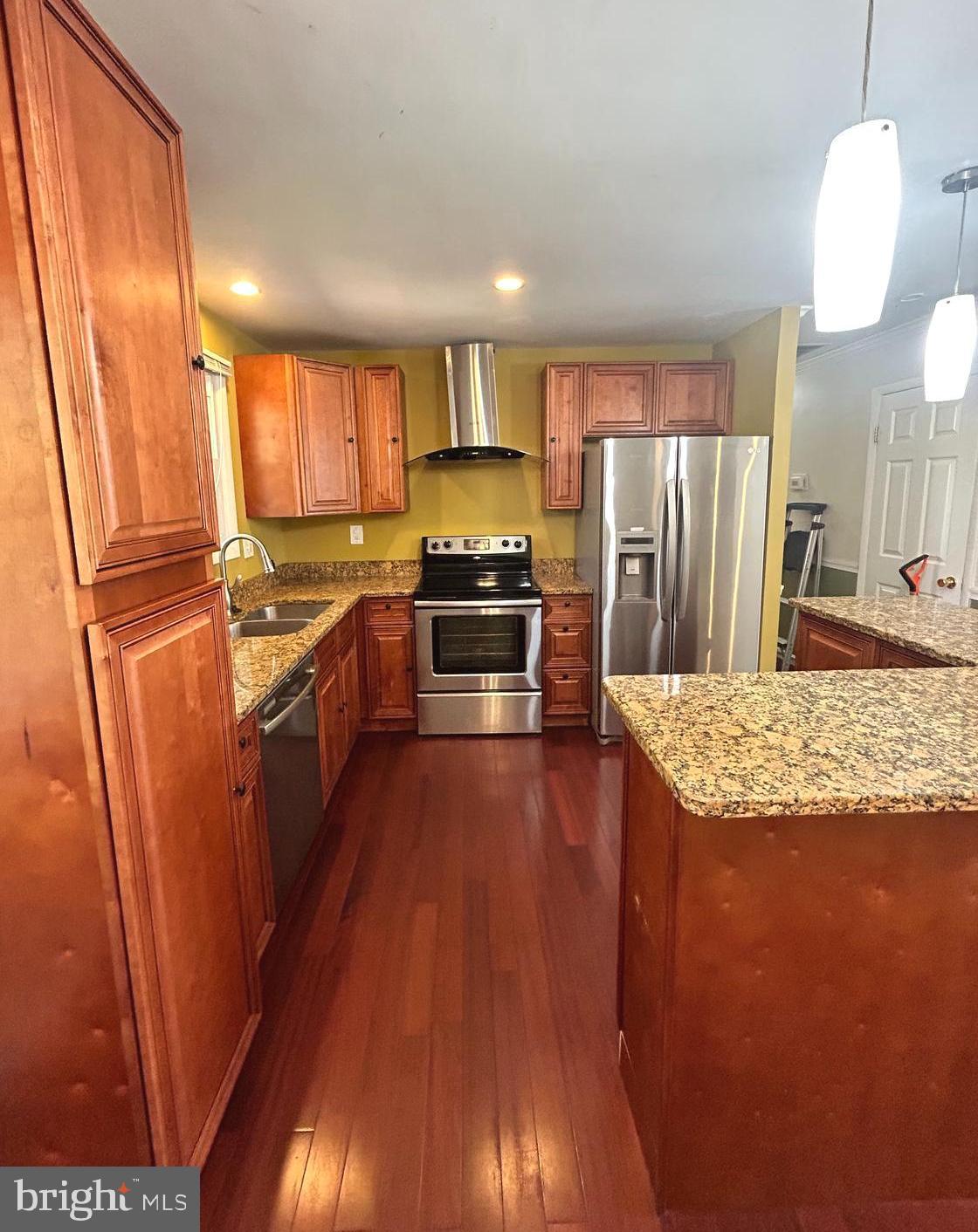 DANIA HILLS - Residential