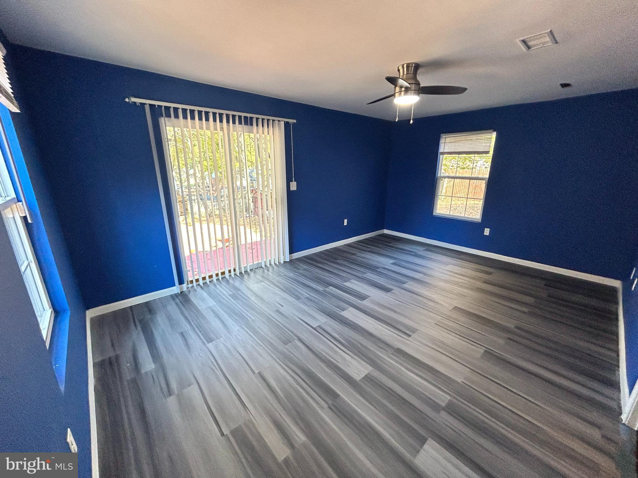 DANIA HILLS - Residential