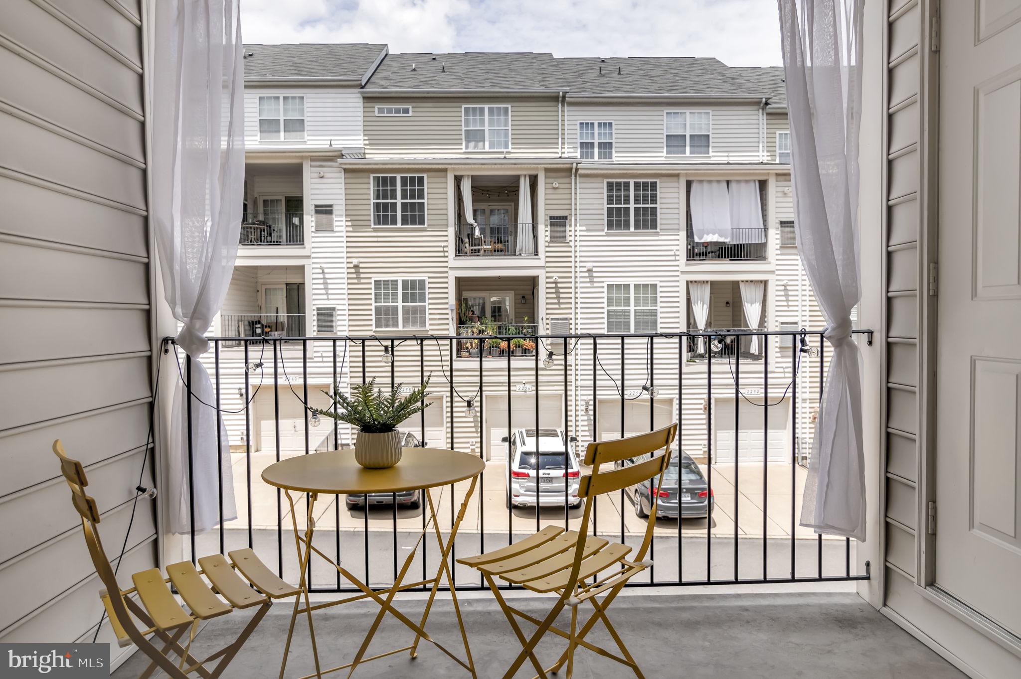 POTOMAC CLUB CONDOMINIUMS - Residential