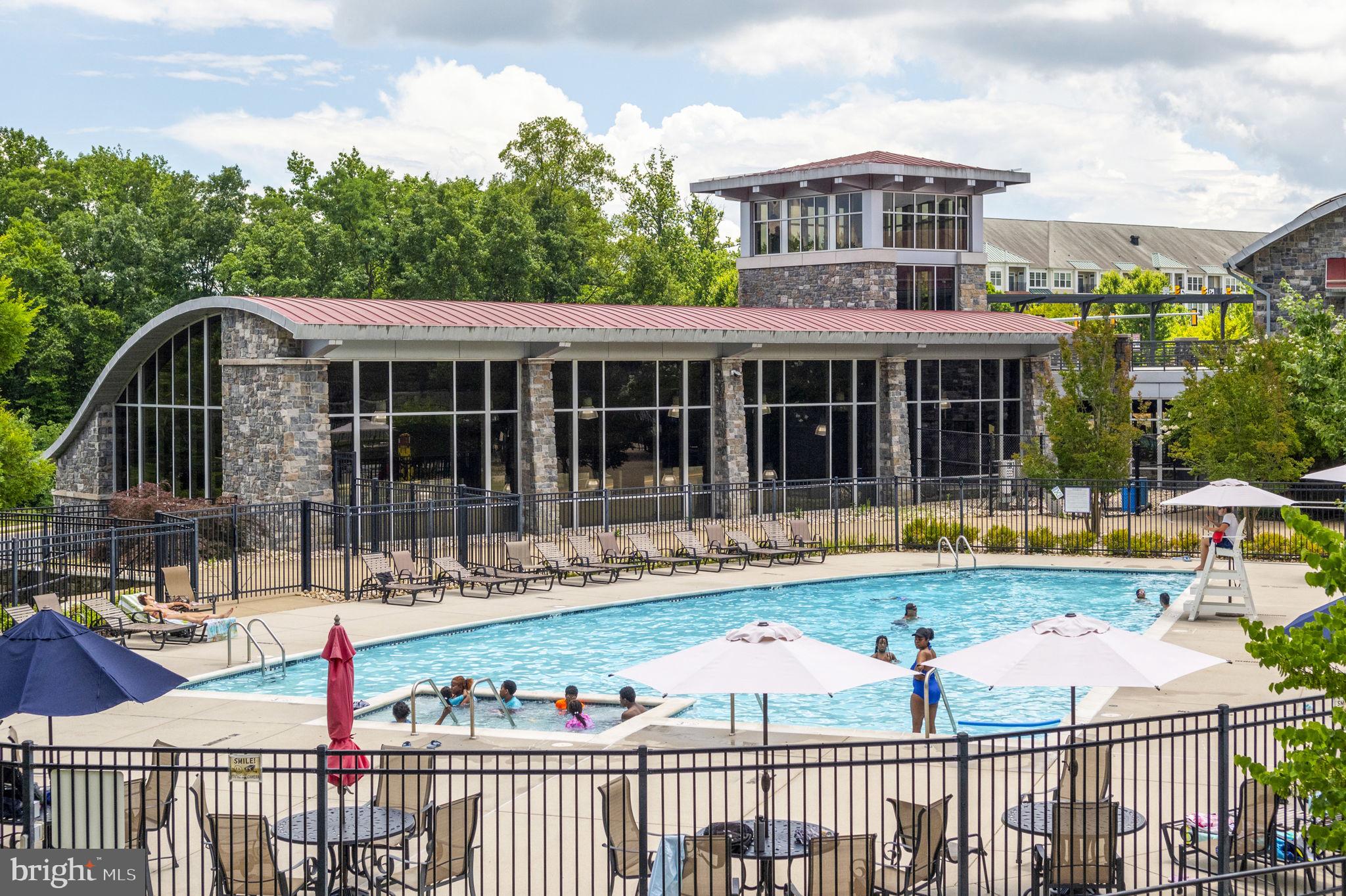 POTOMAC CLUB CONDOMINIUMS - Residential