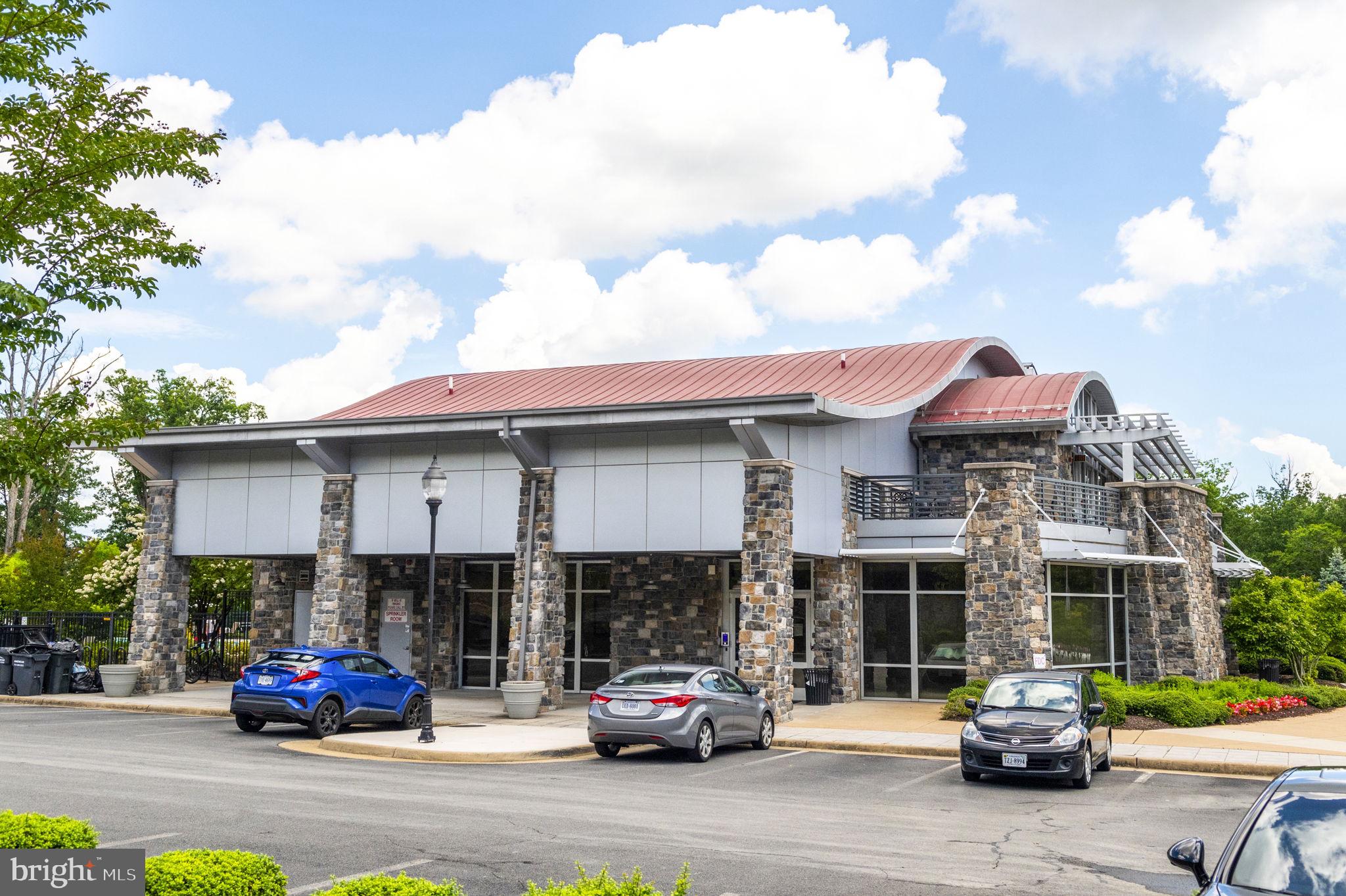 POTOMAC CLUB CONDOMINIUMS - Residential