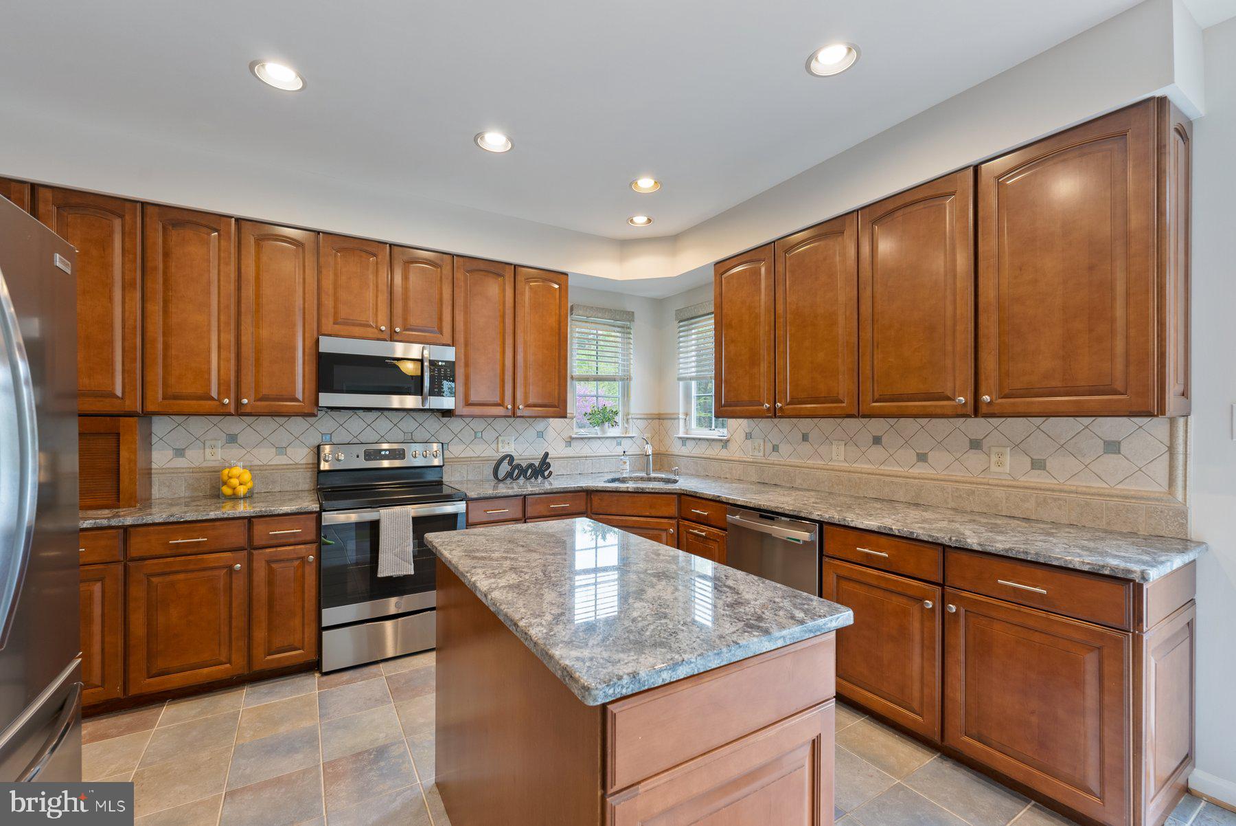 PINEY ORCHARD - Residential