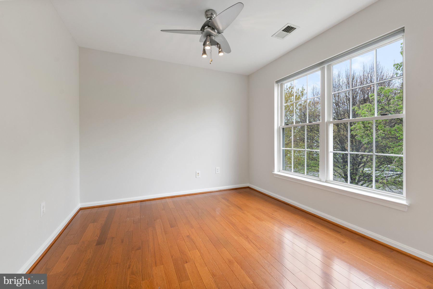 PINEY ORCHARD - Residential