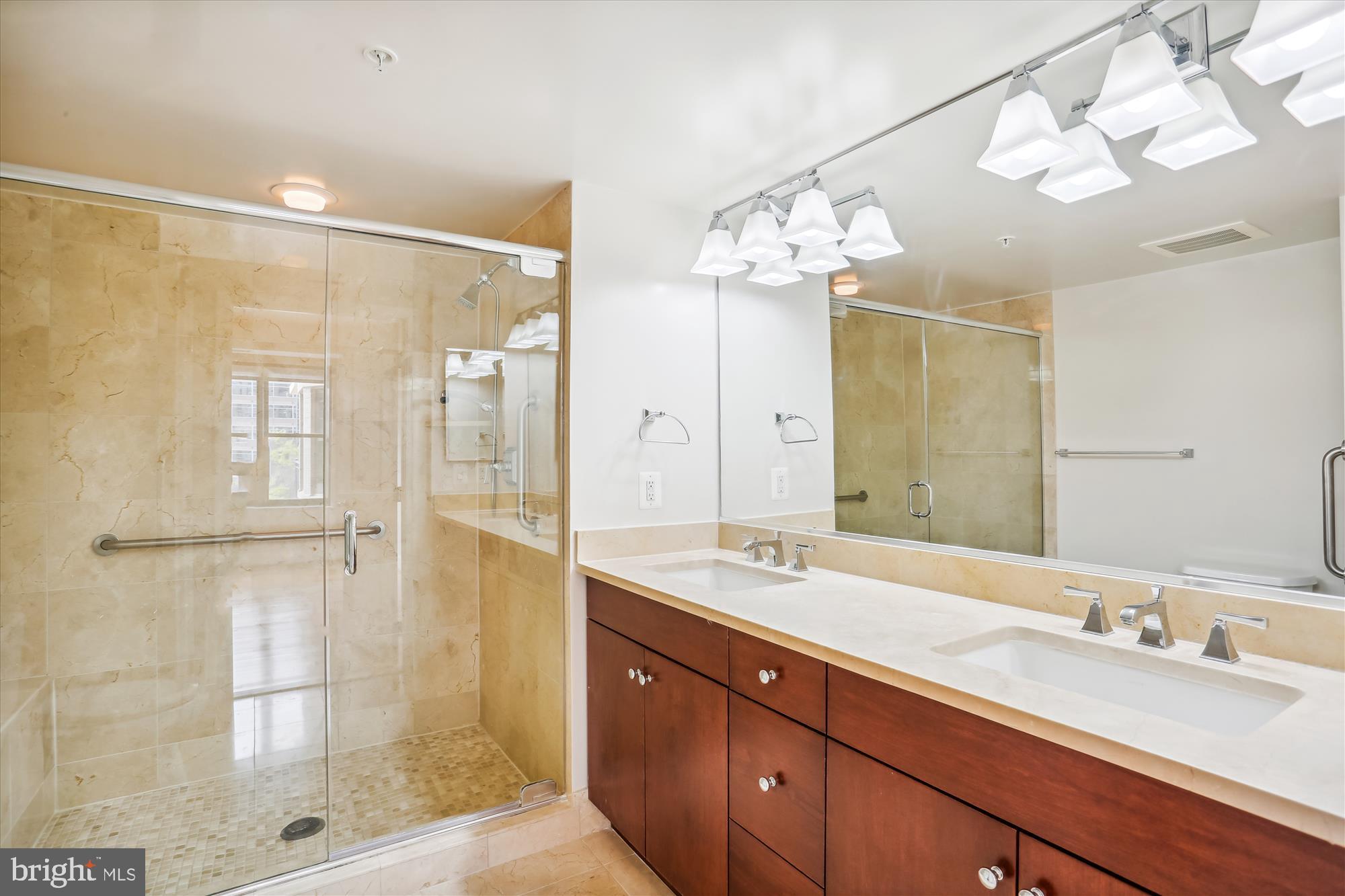 LIONSGATE - Residential Lease