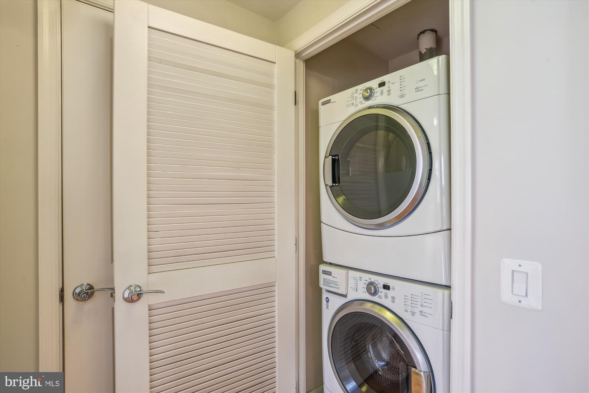 LIONSGATE - Residential Lease