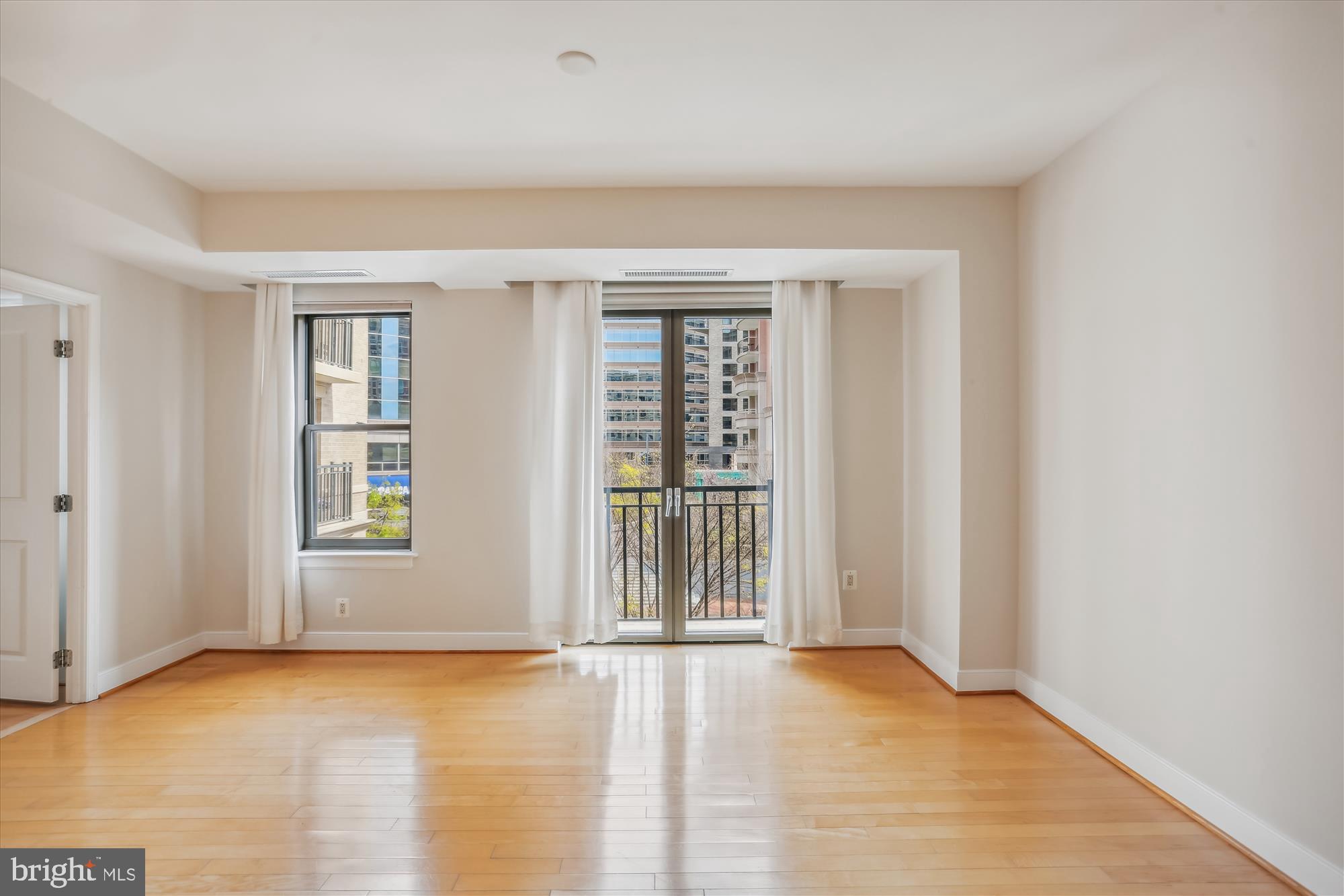 LIONSGATE - Residential Lease