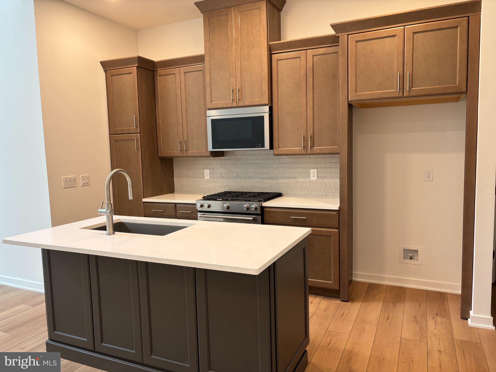 4 OAKWOOD LANE 60