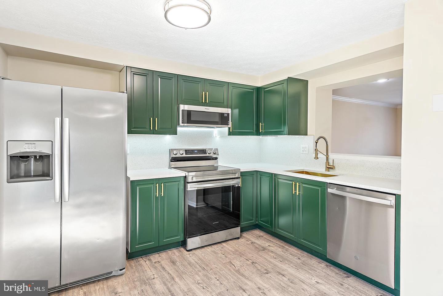 GRAYS LUCK CONDO - Residential Lease