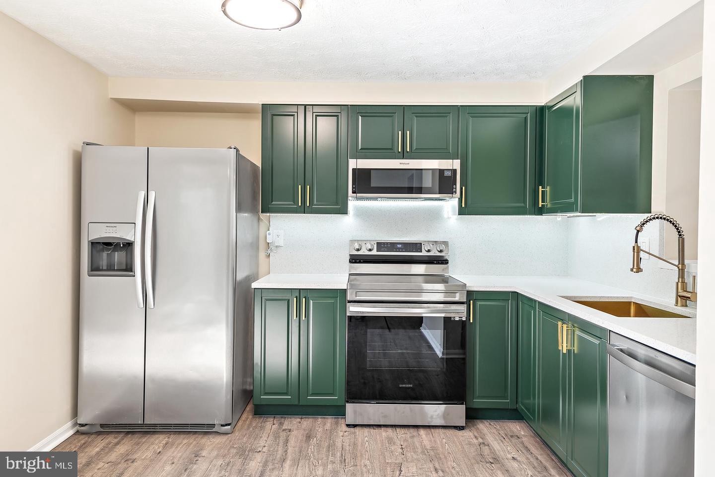 GRAYS LUCK CONDO - Residential Lease