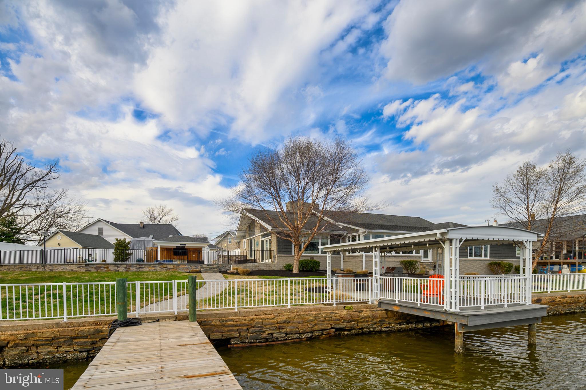 PERRY POINT - Residential